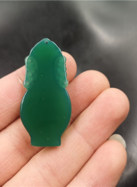 四海天然绿玉髓吊坠白色黄玛瑙