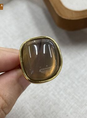 STINA新款复古金边渐变茶晶方块