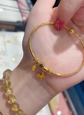 黄金色小马手镯女高级设计感个性创意手环简约轻奢小众高颜值手饰