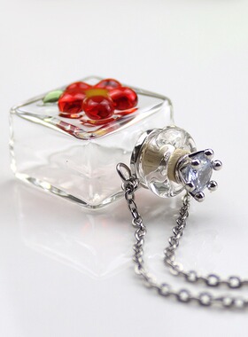 厂家批发琉璃精油瓶项链香薰香水吊坠海豚方瓶扁圆精油瓶吊坠项链