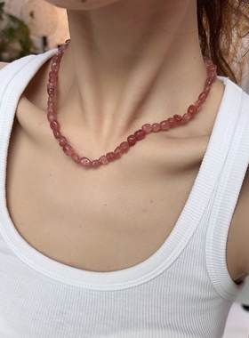 粉色水晶项链个性玫粉红色串珠不规则短颈链小众夏日旅游配饰