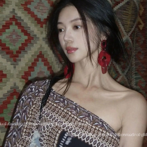 复古亚克力红色几何大耳环欧美风时尚轻奢气质耳坠个性夸张耳饰女 - 图2