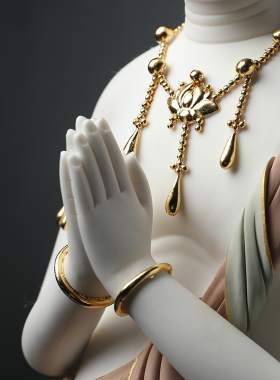 戴玉堂大师建平极彩工艺合掌观音