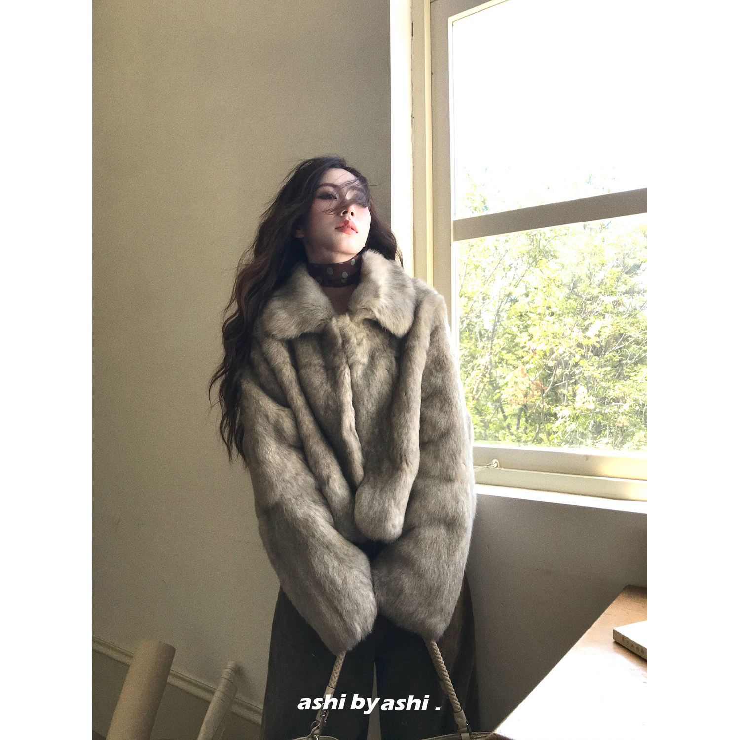 大于诗集 布偶心事本 娃娃领银渐层皮毛一体短款兔毛皮草女短外套,淘宝优惠券,粉丝福利购,淘宝优惠卷