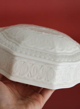 w1962出口欧洲奶油色浮雕陶瓷