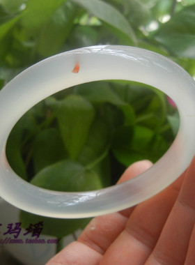 巴西玛瑙玉髓纯天然原色圆条手镯