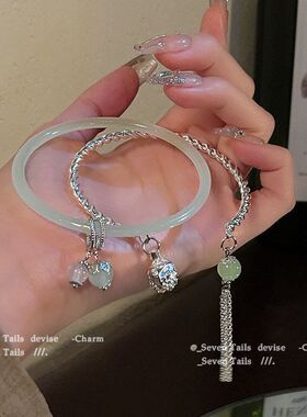 配饰精致铃铛高级感古风女轻手镯