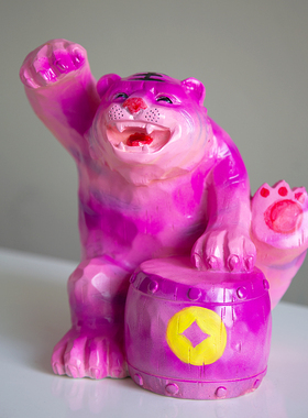 猛虎嗅蔷薇粉红色老虎摆设