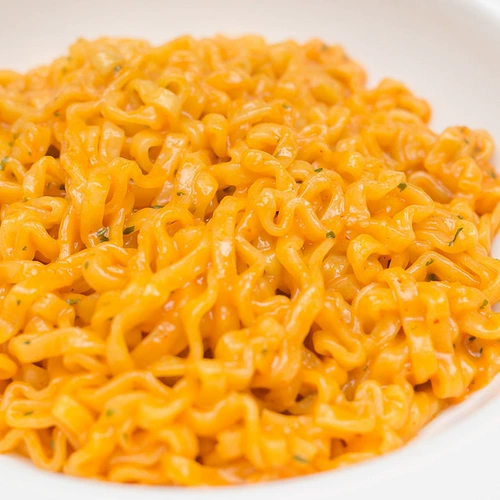 Южная Корея импортировала Sanyang Super Hot Turkey Loodles 130G Розовая сливочная сливочная лапша лапша куриная лапша куриная аромат сухой лапша
