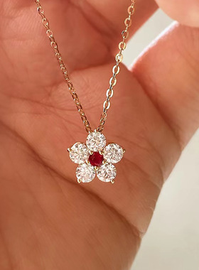 18K金色梅花锆石吊坠锁骨链