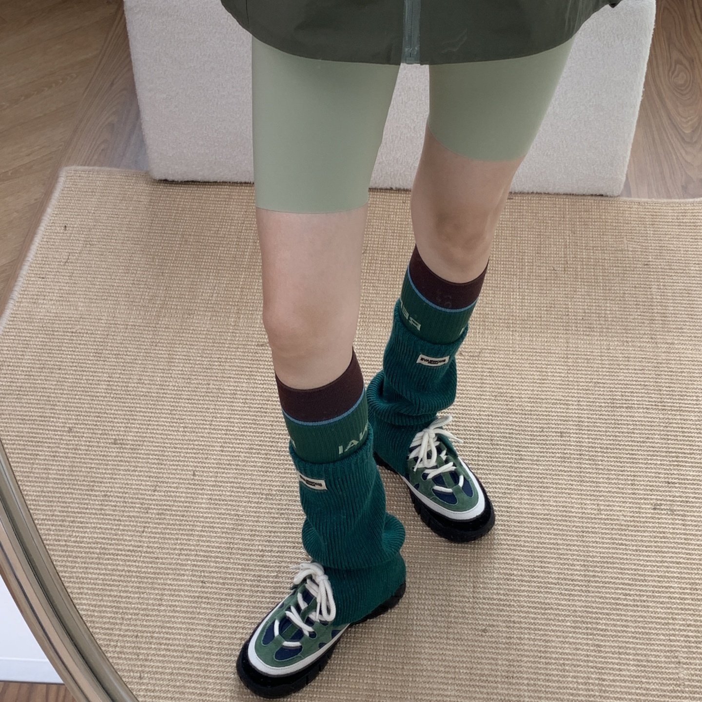 被羊毛温柔包裹 2025冬季绿色竖纹羊毛Yiss简约氛围感保暖袜套DF,淘宝优惠券,粉丝福利购,淘宝优惠卷