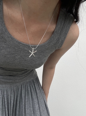 小众精致立体感星星吊坠项链锁骨链韩系百搭气质冷淡风颈链Choker