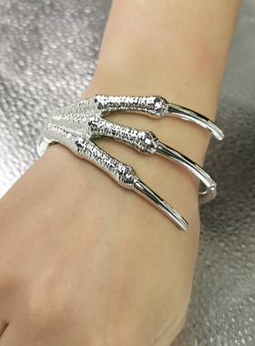 欧美时尚骷髅鬼爪手手镯女士 时尚独特设计金属手镯女士新款手镯