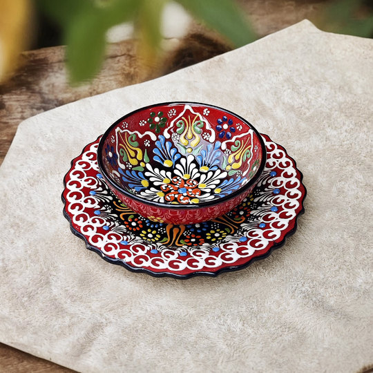Fully hand-painted round ceramics imported from Türkiye
