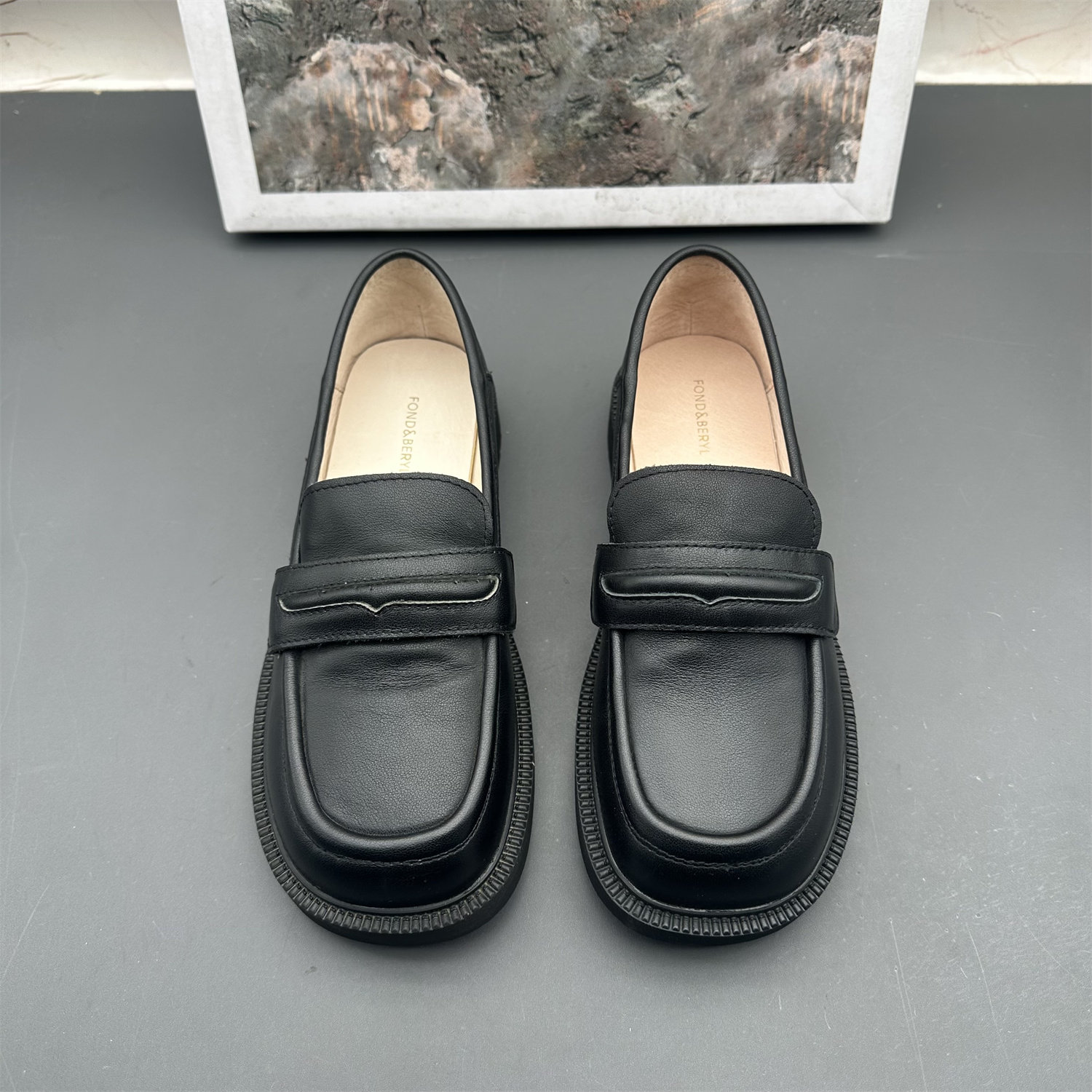 36码Fondberyl/菲伯丽尔撤柜断码牛皮女鞋防滑平跟中口圆头乐福鞋,淘宝优惠券,粉丝福利购,淘宝优惠卷