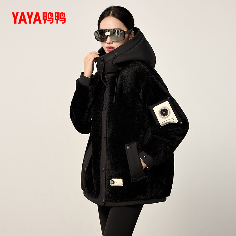 鸭鸭2025秋冬新款羽绒服女连帽时尚简约鸭绒保暖珊瑚绒拼接外套Y