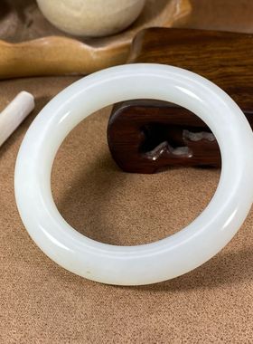 保真正品新疆和田玉籽料羊脂白玉手镯子53圈口腕间风情