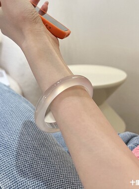 天然高冰玛瑙手镯女款礼物