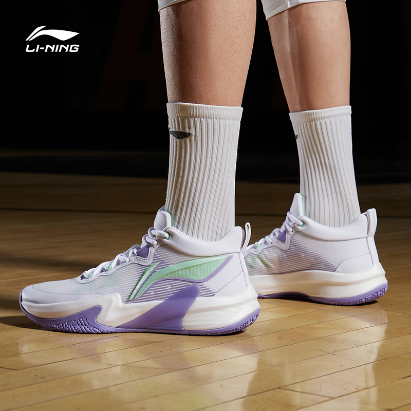 235-李宁轻速1篮球鞋标准白/荧光粉绿