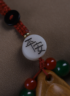 绿檀木雕刻手机挂件背包挂饰吊坠