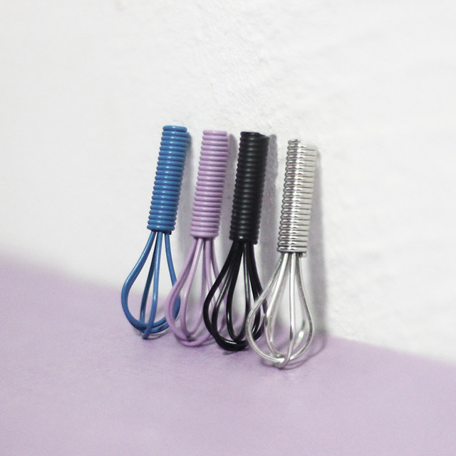 Mini manual egg beater compact miniature model