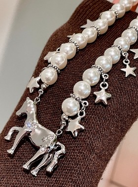 以梦为马珍珠镶钻长项链女轻奢艺术骏马吊坠毛衣链新款时尚锁骨链