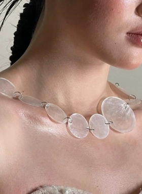 新款时尚度假风贝母圆片串项链小众新娘结婚贝壳珍珠颈链毛衣链女