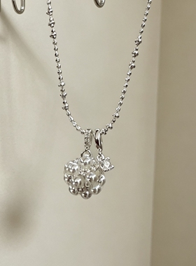 珍珠锆石闪钻花球项链女款2026新款气质高级百搭玲珑球锁骨链配饰