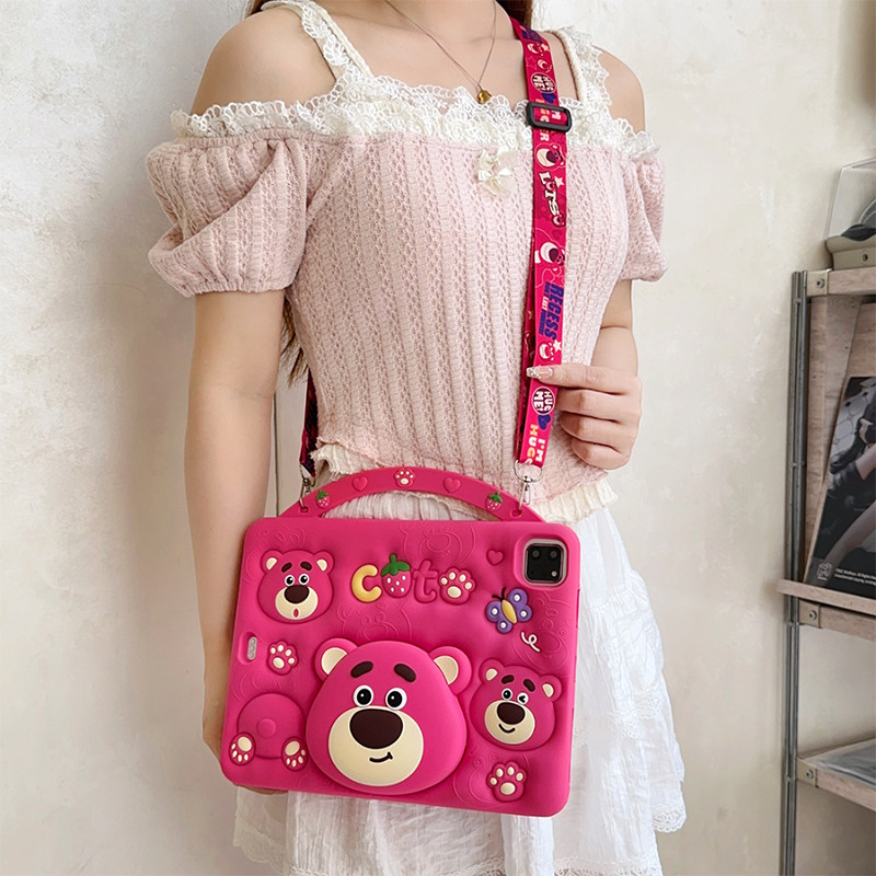 手提草莓熊iPad11硅胶保护壳10代伸缩支架Air5防摔壳mini6软壳10.2寸适用ipad5/6可爱9.7寸平板套pro11第三代,淘宝优惠券,粉丝福利购,淘宝优惠卷