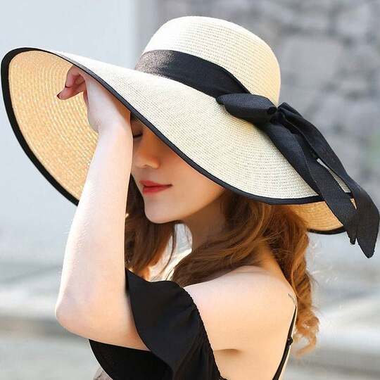 Big brimmed hat beach beach leisure women spring and summer