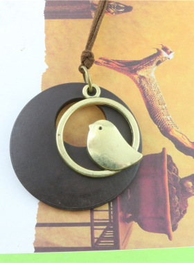 复古棉麻服装配饰民族风项链 韩版木质皮绳小鸟吊坠长项链 毛衣链