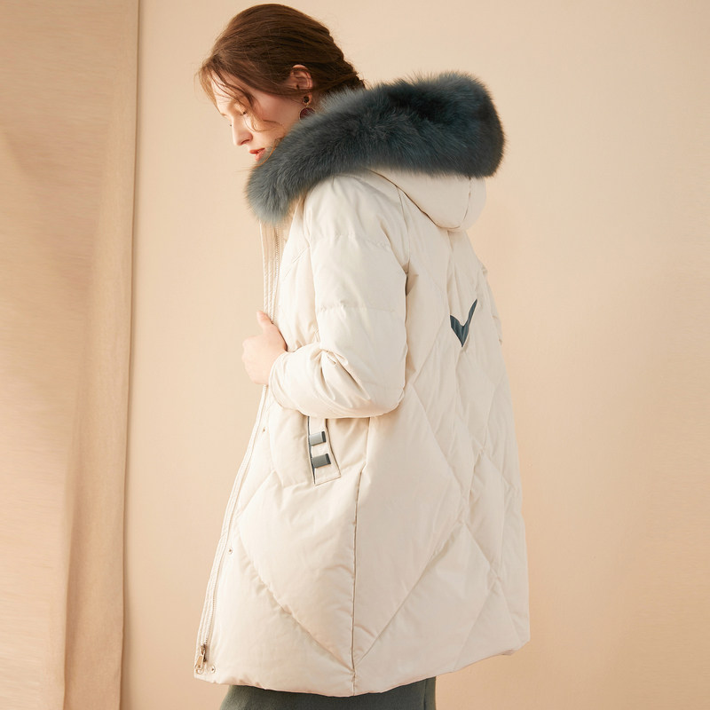 名人瑞裳冬季2019年新款短款羽绒服 名人瑞裳羽绒服