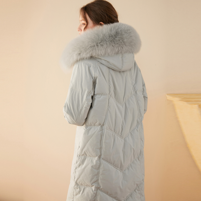 名人瑞裳冬季新款2019大毛领羽绒服 名人瑞裳羽绒服