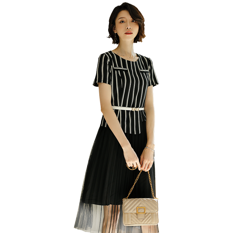 名人瑞裳2018夏季新款条纹连衣裙 名人瑞裳连衣裙