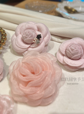 粉色桃夭甜美女神风胸针