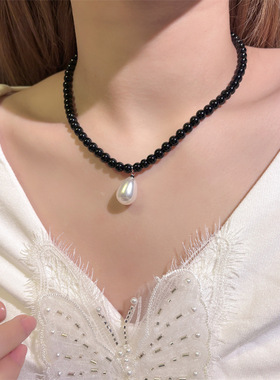 小众复古红色串珠项链女2025年新款轻奢珍珠锁骨链百搭颈链