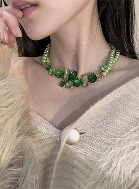 绿色镶钻不规则珍珠项链设计感法式复古宫廷风项饰