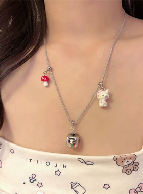 小众卡通甜美可爱红色草莓兔子多元素吊坠项链ins锁骨链