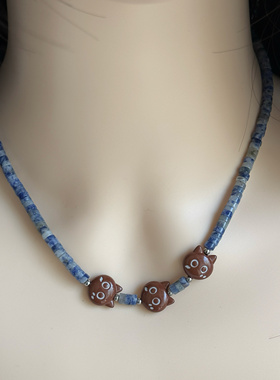 蓝色咖啡店里的棕色小猫 手工串珠可爱卡通小众设计项链锁骨链