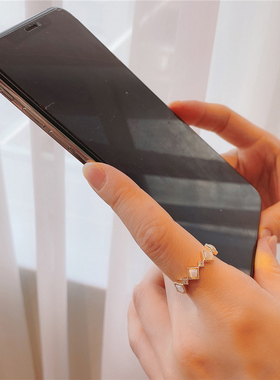 金色贝壳菱形方块水晶仿真戒指