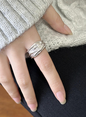 日韩版夸张褶皱熔岩开口戒女不规则肌理小众设计感锤纹轻奢食指环