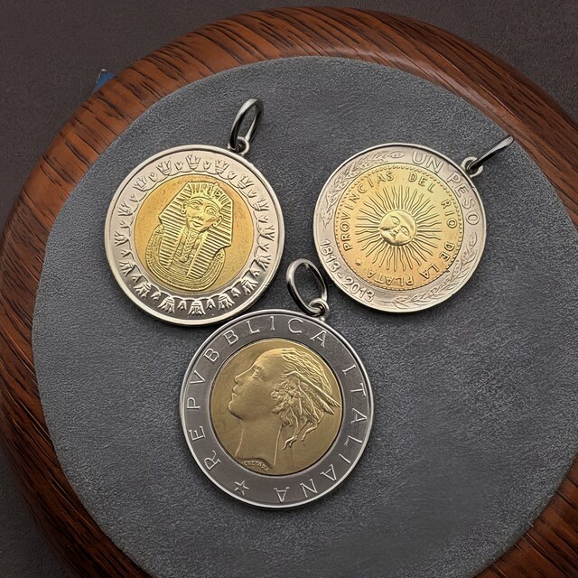 Genuine two-color coin bimetal pendant