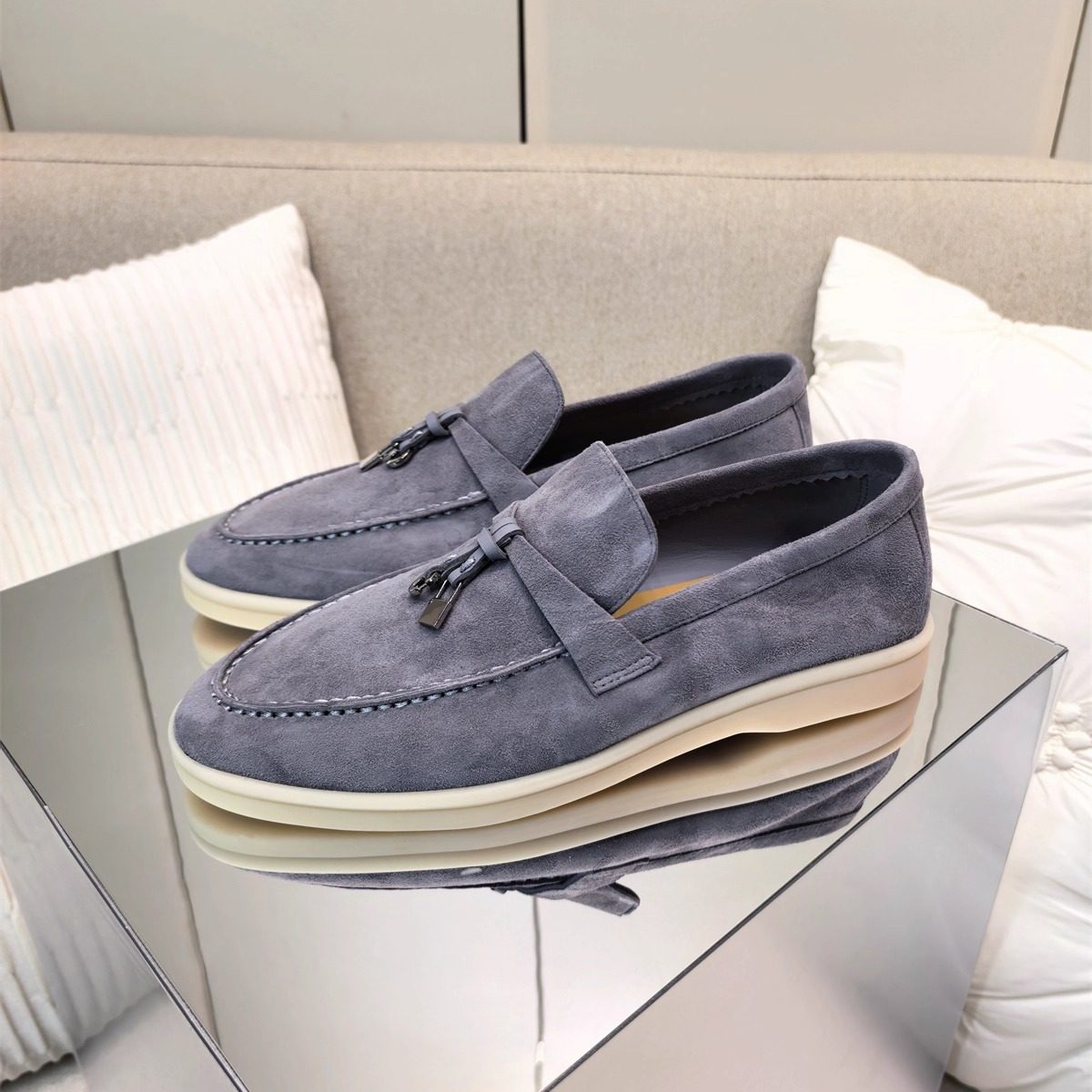 外贸高品质欧美沙色牛反绒金属吊饰休闲单鞋平底莫卡辛鞋乐福鞋女,淘宝优惠券,粉丝福利购,淘宝优惠卷