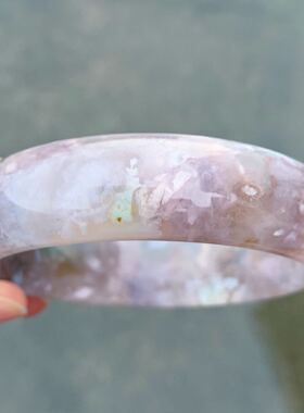 天然绿色菜园子百搭飘花玛瑙手镯