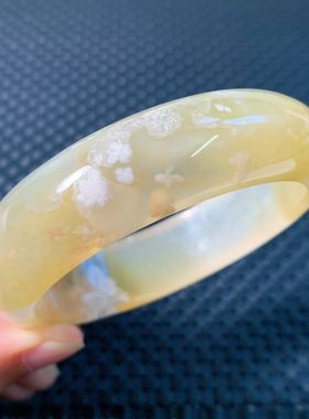 天然冰透黄色百搭飘花玛瑙手镯