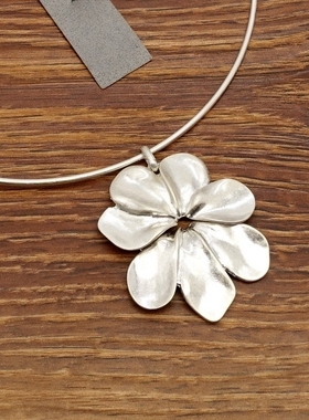 厚重磨花镀银花朵造型设计师腔调森女文艺范宴会派对舞台秀场项圈