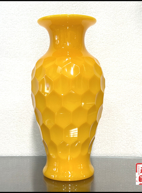 藏品 博山名贵色料大师手工茬棱打磨雕刻老鸡油黄琉璃美人瓶花瓶