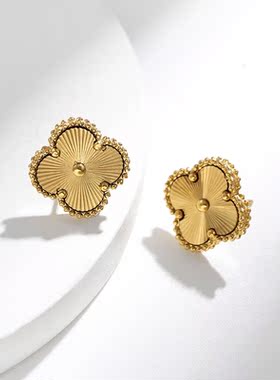 港风太钢三件套时尚四叶花项链 925银针花朵小巧耳环简约个性手链