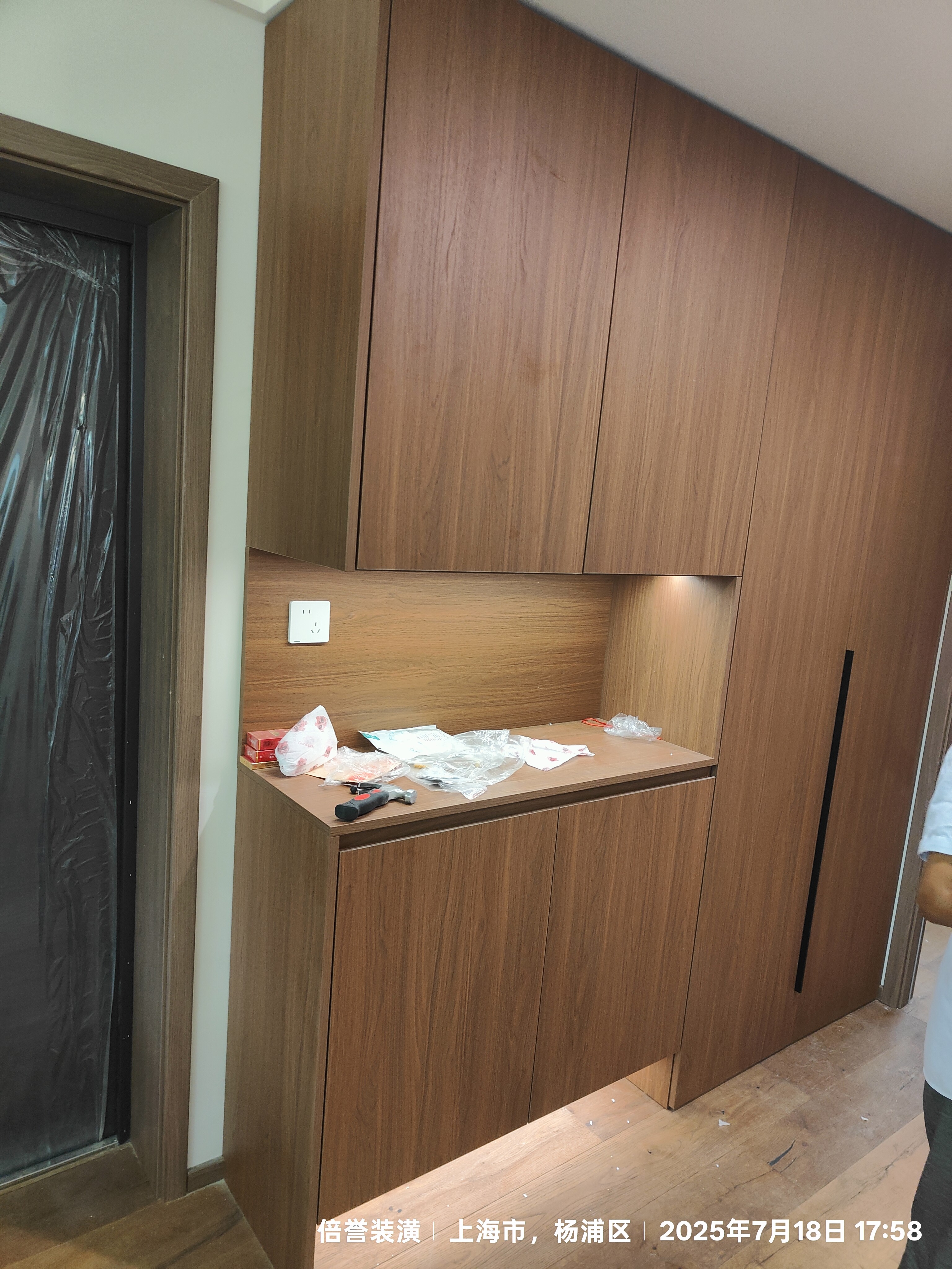 Shanghai clear package repair half package full package second-hand house decoration office shop factory rental house renovation construction team