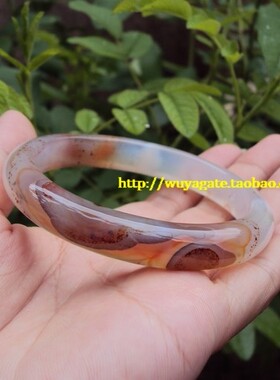天然俏色朱砂点加厚通透玛瑙手镯